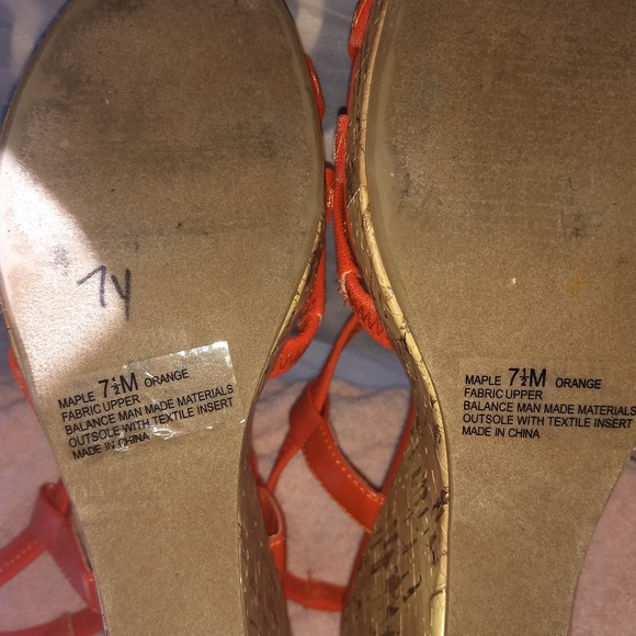 Relativity Beautiful orange wedge sandals - Picture 6 of 6